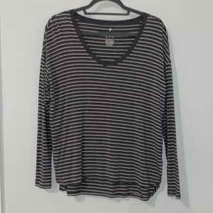 american eagle long sleeve t-shirt